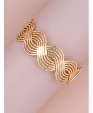 Bracelet manchette doré entrelacé – Bijou chic pour femme | AlmaModest