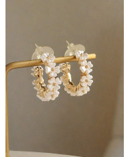 Boucles d'Oreilles Créoles en Acier Inoxydable avec Fleurs Blanches