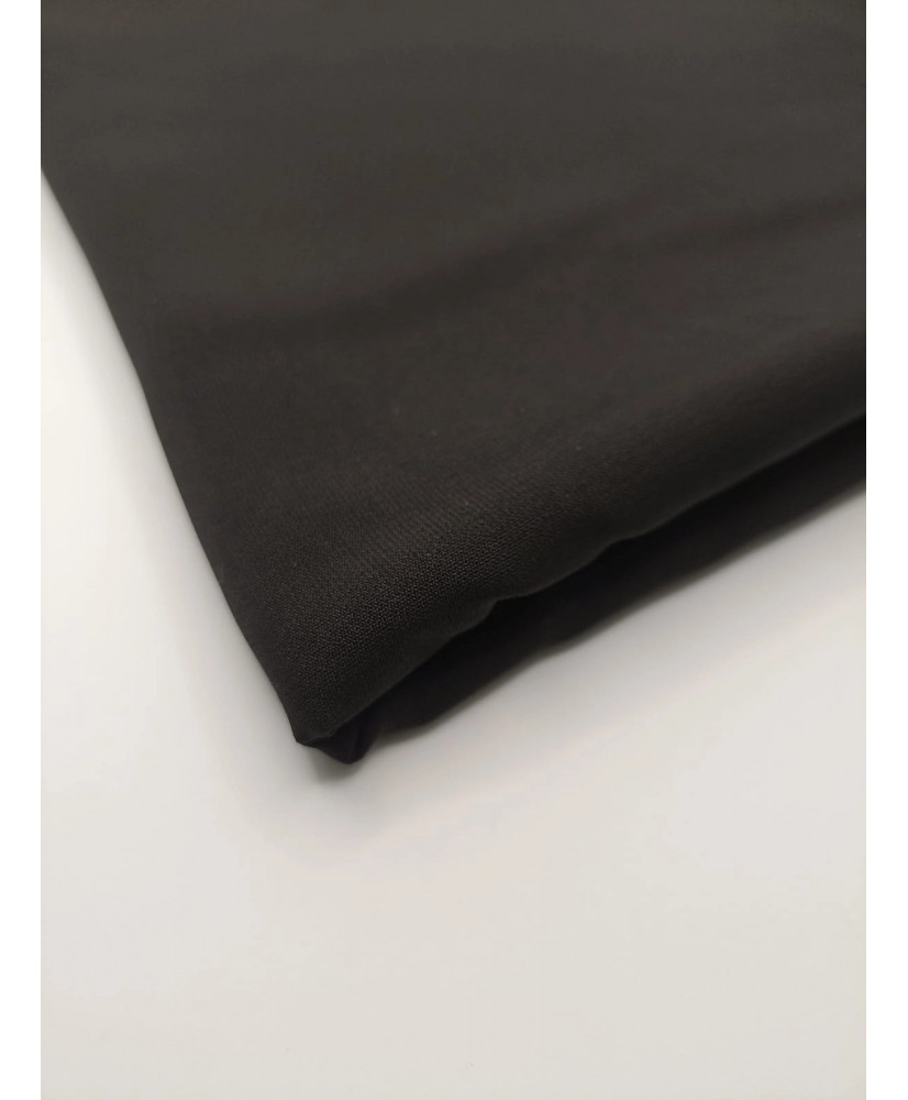 Hijab en soie de Médine noir – Élégance, confort et opacité